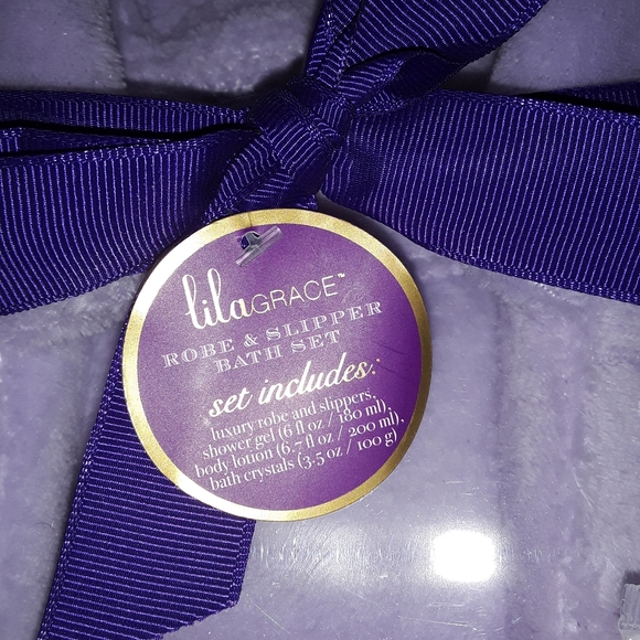 Bath and Robe Set - Picture 2 of 3